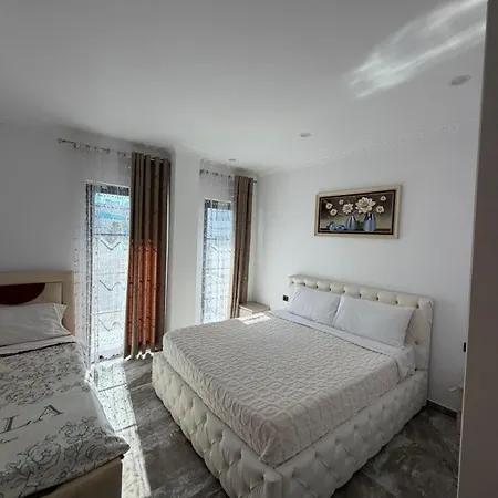 Aparthotel Crown *